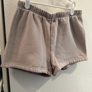 Aritzia  “ashen” Gray Fleece Shorts sz S